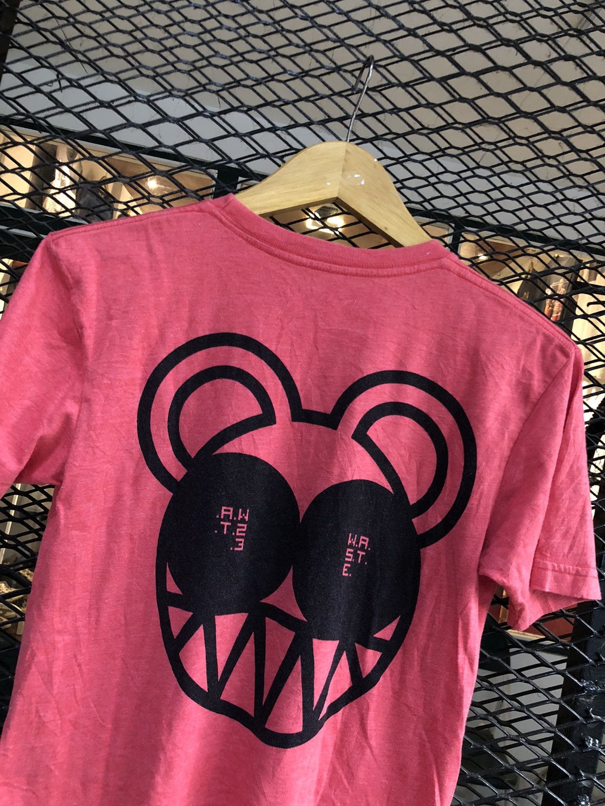 Band Tees RADIOHEAD SHIRT W.A.S.T.E TAG Size US XS / EU 42 / 0 - 4 Thumbnail
