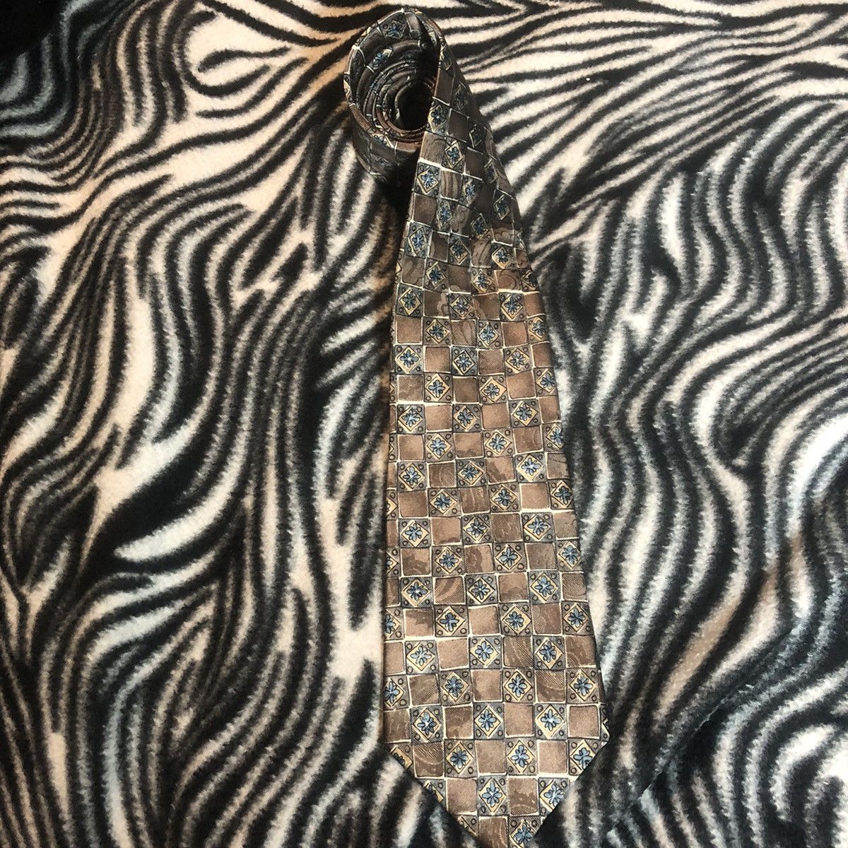monsieur givenchy tie