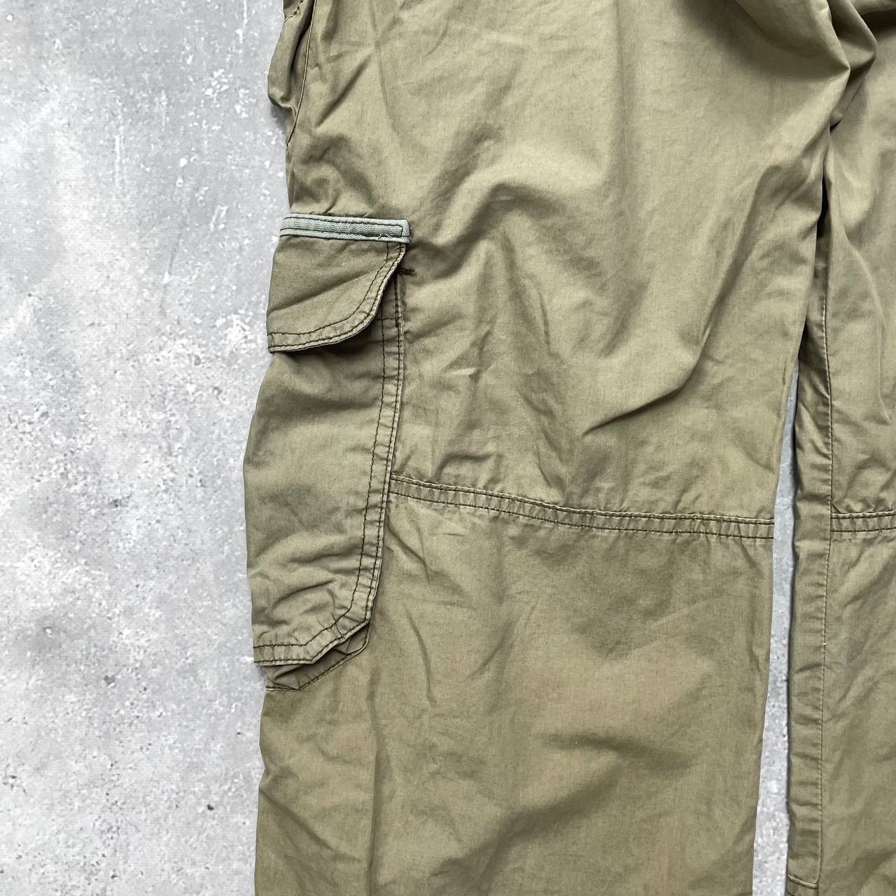 Japanese Brand Vintage H&M Y2K Straight Fit Cargo Pants Women’s Beige Size 34" / US 12 / IT 48 - 22 Thumbnail