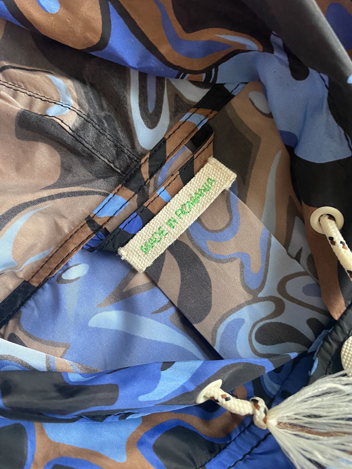 Marni SS19 Marni Dance Bunny All Over Printed Raincoat Size US M / EU 48-50 / 2 - 17 Thumbnail