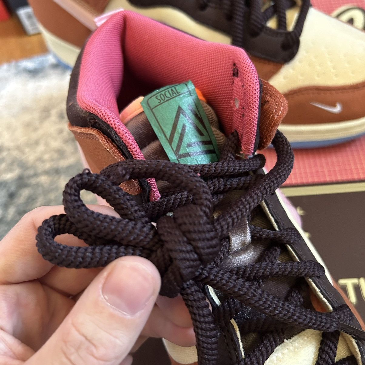 Nike × Social Status SOCiAL STATUS FREE LUNCH CHOCOLATE MiLK DUNK MiD CHUNKY NSW Size US 9.5 / EU 42-43 - 5 Thumbnail