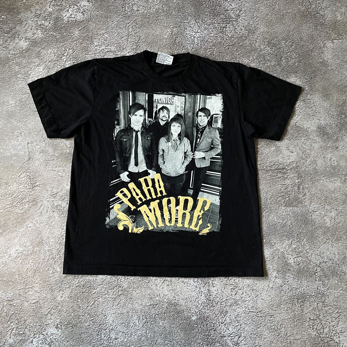 Vintage Vintage Y2K Graphic Tee Band Tee Grunge Streetwear Baggy L Size US L / EU 52-54 / 3 - 3 Thumbnail