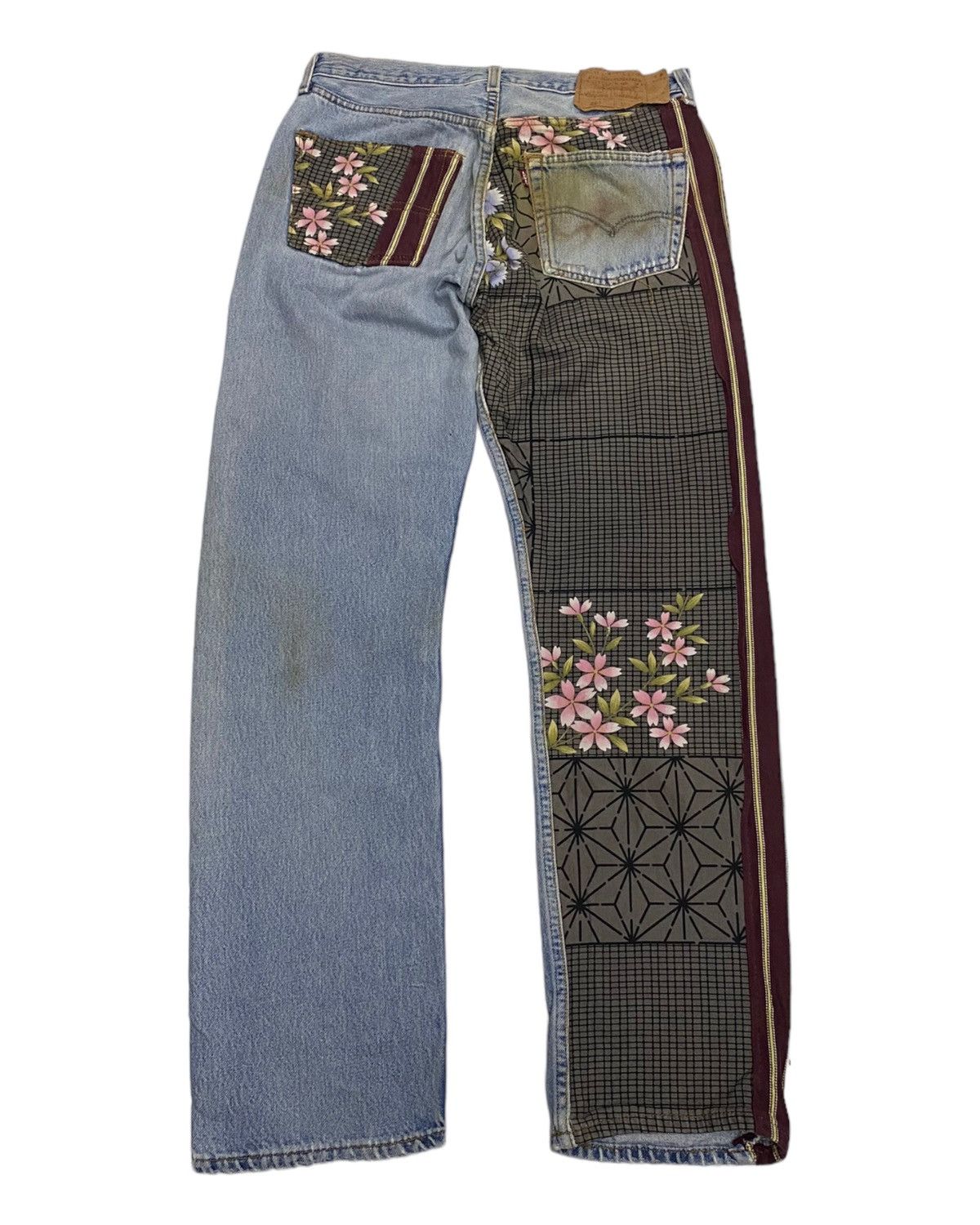 Levi's MEGA RARE🔥LEVIS 501 DISTRESSED CUSTOM PAINTED DENIM JEANS Size US 32 / EU 48 - 1 Thumbnail