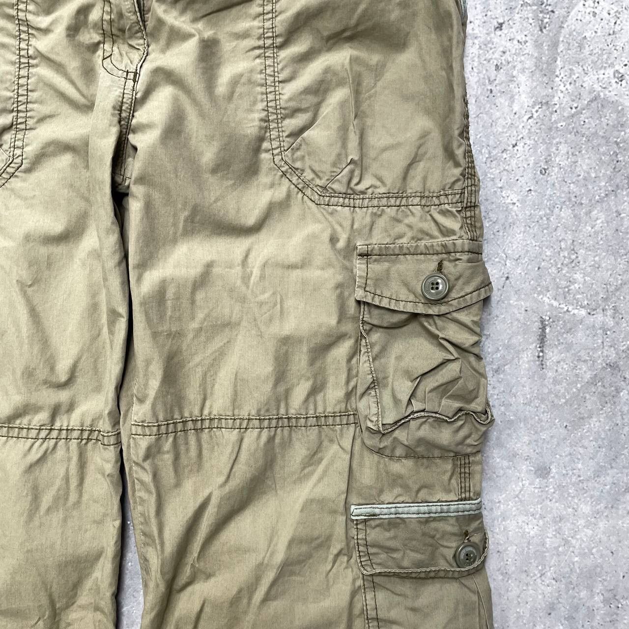 Japanese Brand Vintage H&M Y2K Straight Fit Cargo Pants Women’s Beige Size 34" / US 12 / IT 48 - 12 Thumbnail