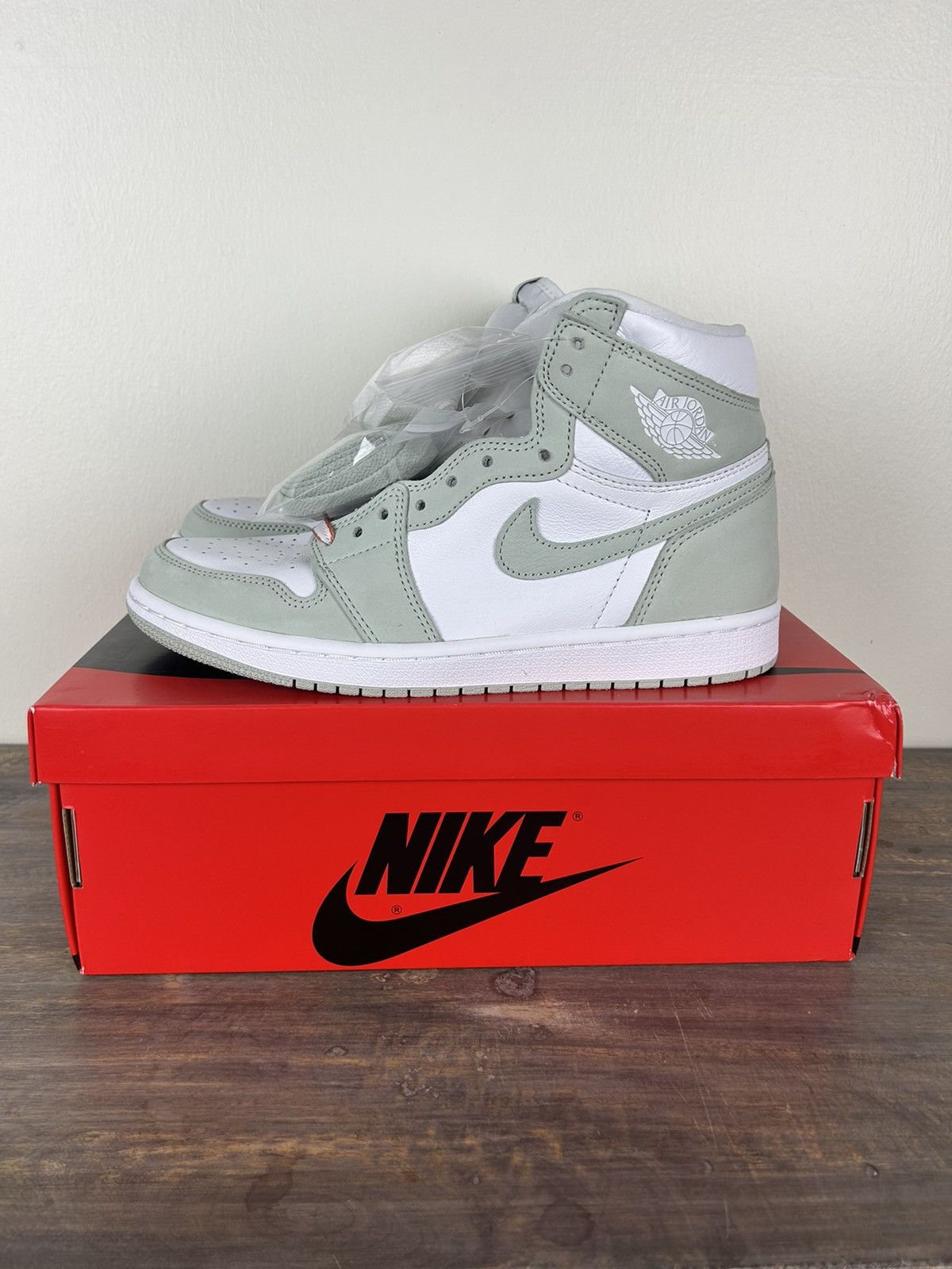 Jordan Brand × Nike Jordan 1 High OG Seafoam Size US 7.5 / EU 40-41 - 3 Thumbnail