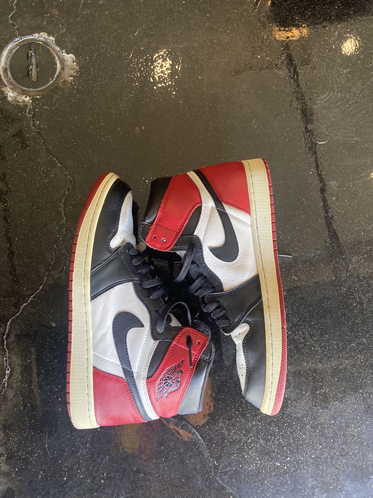 Jordan Brand Jordan 1 Black Toe Size US 10.5 / EU 43-44 - 2 Thumbnail