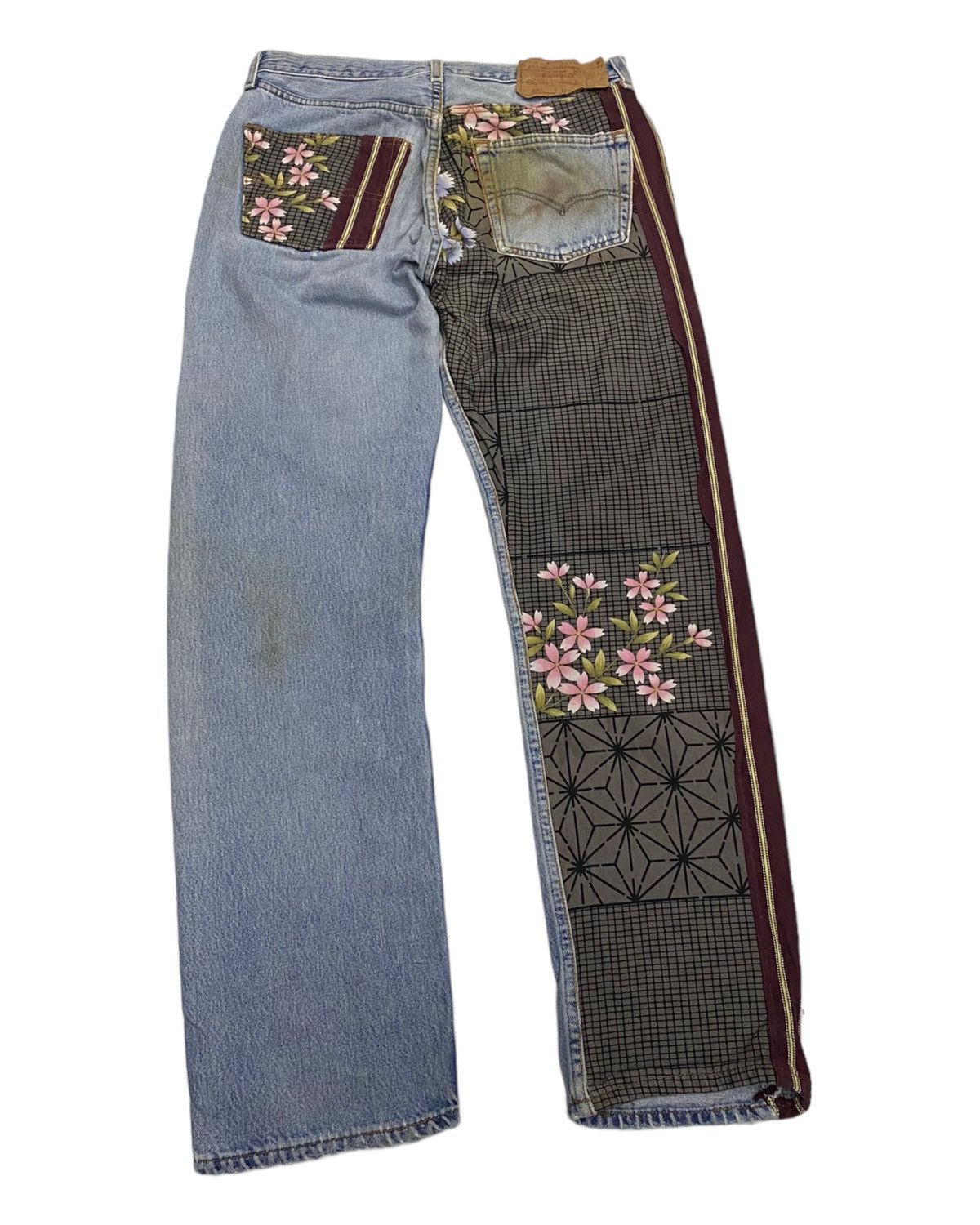 Levi's MEGA RARE🔥LEVIS 501 DISTRESSED CUSTOM PAINTED DENIM JEANS Size US 32 / EU 48 - 6 Thumbnail