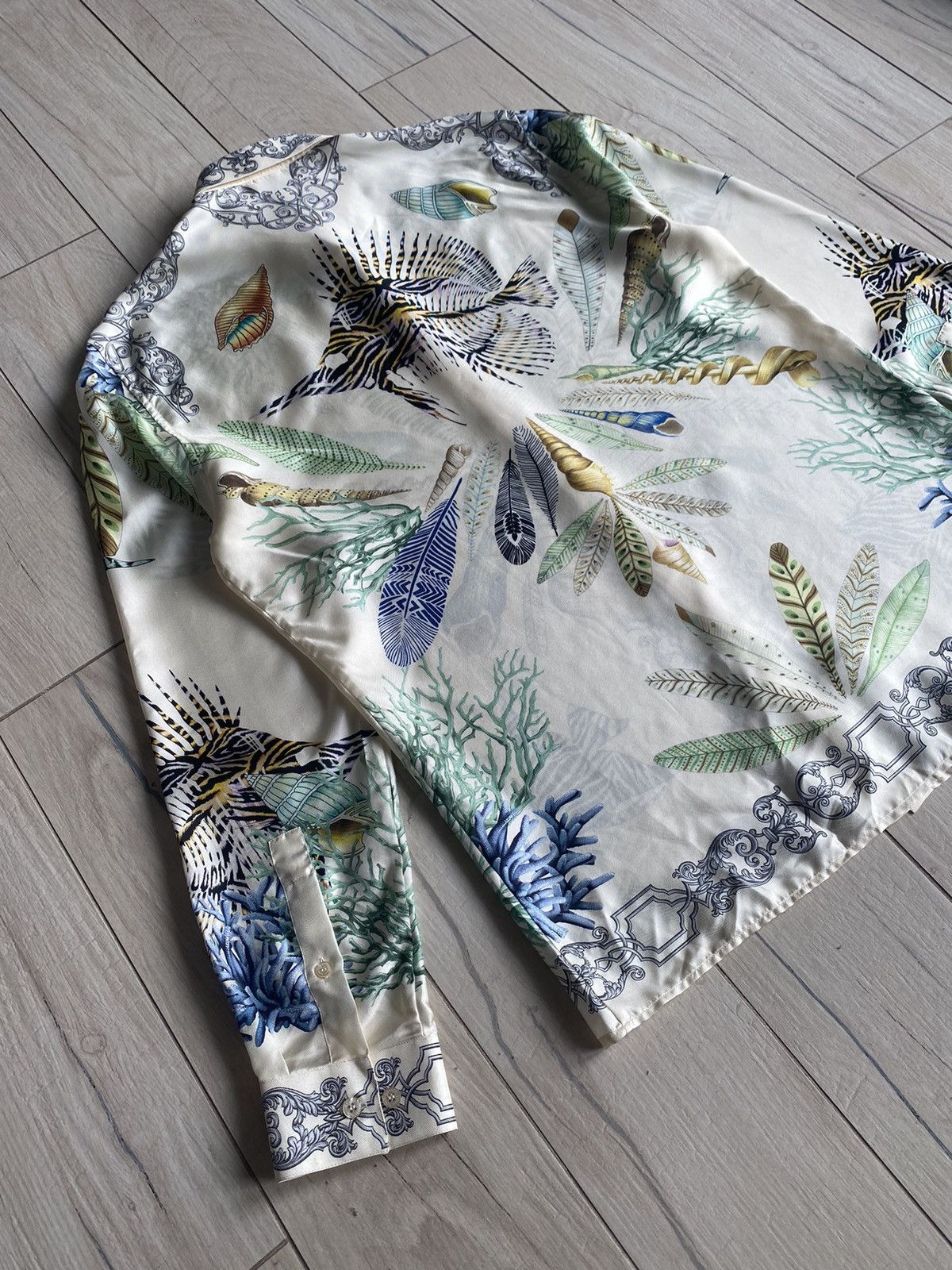 Versace Versace Abstract All Over Printed Silk Button Up Shirt Size US L / EU 52-54 / 3 - 13 Thumbnail