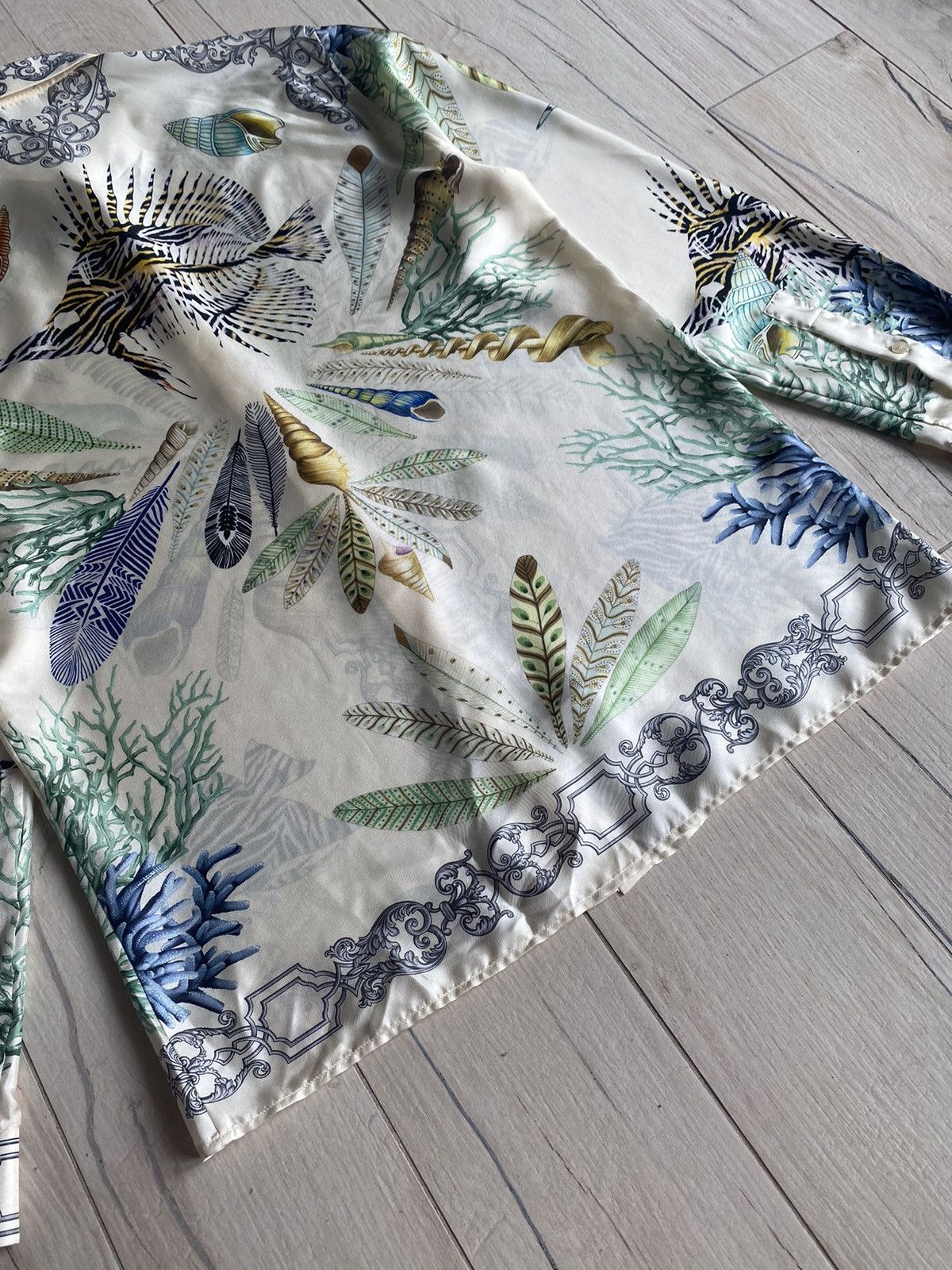 Versace Versace Abstract All Over Printed Silk Button Up Shirt Size US L / EU 52-54 / 3 - 14 Thumbnail