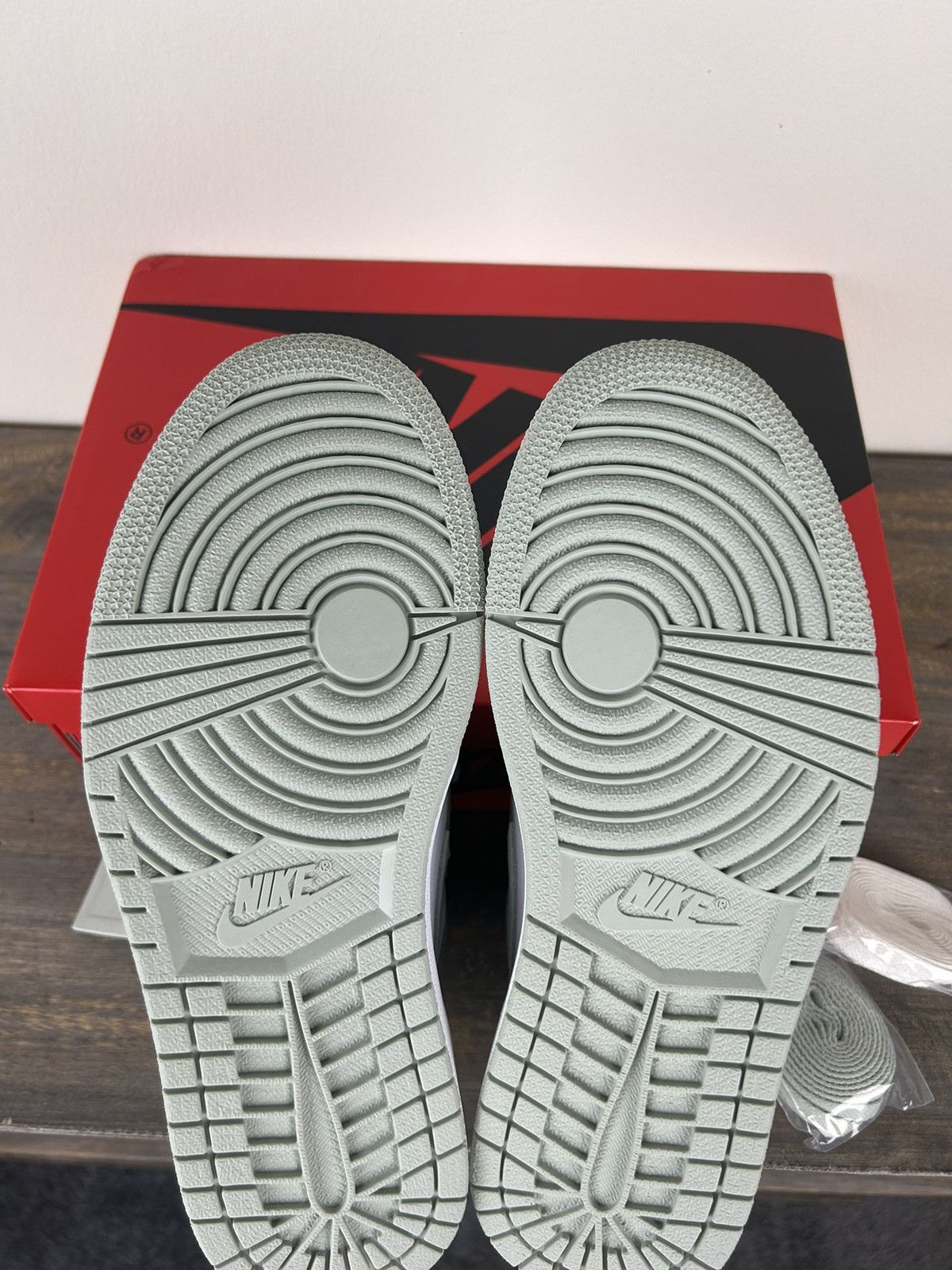 Jordan Brand × Nike Jordan 1 High OG Seafoam Size US 7.5 / EU 40-41 - 7 Thumbnail
