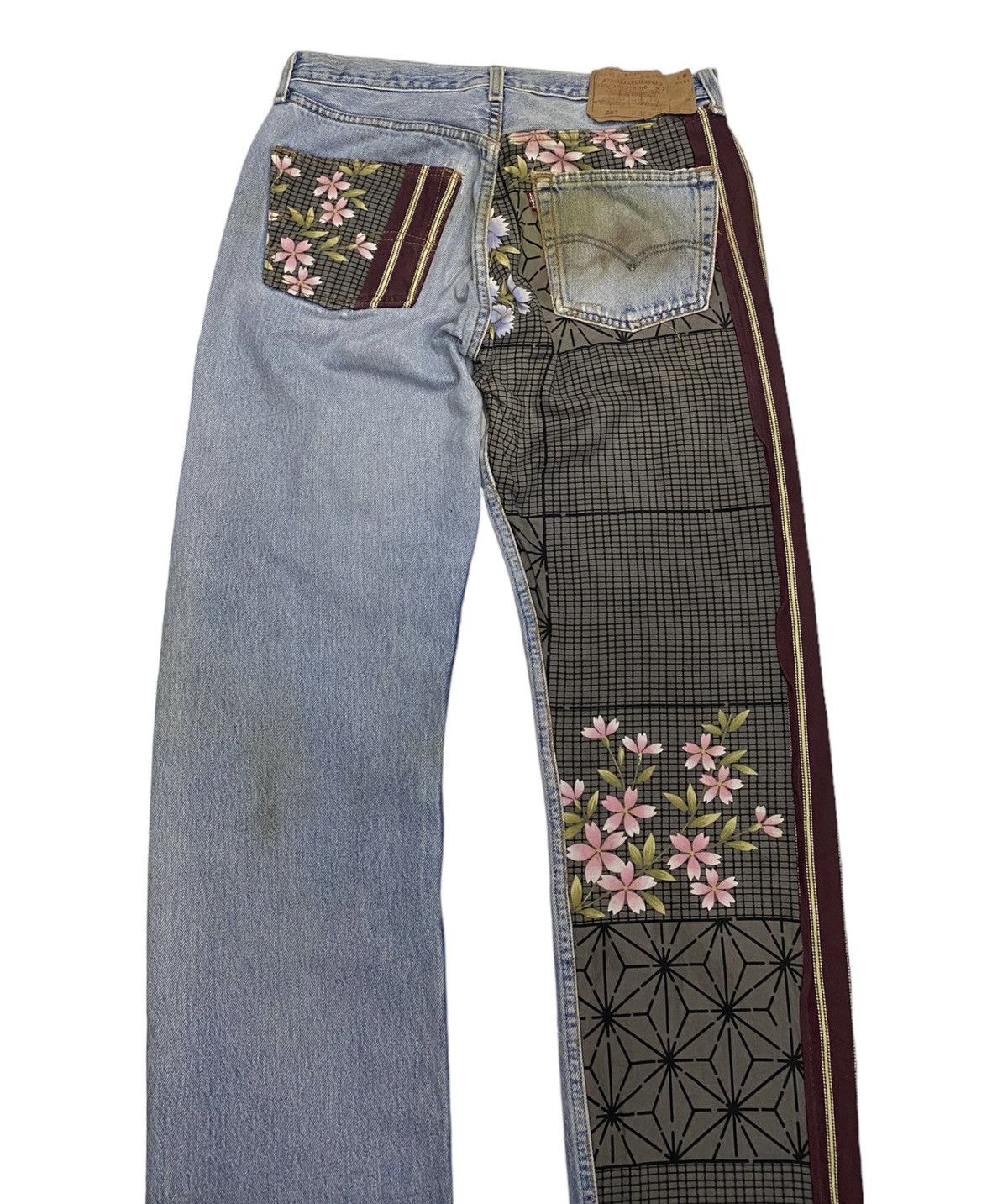 Levi's MEGA RARE🔥LEVIS 501 DISTRESSED CUSTOM PAINTED DENIM JEANS Size US 32 / EU 48 - 5 Thumbnail
