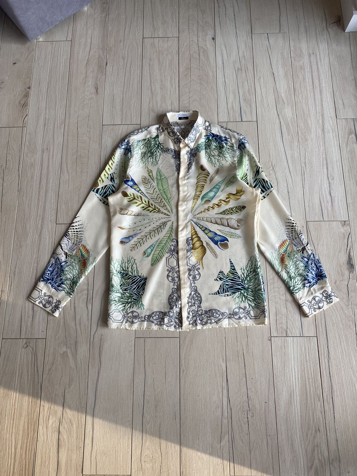 Versace Versace Abstract All Over Printed Silk Button Up Shirt Size US L / EU 52-54 / 3 - 1 Thumbnail