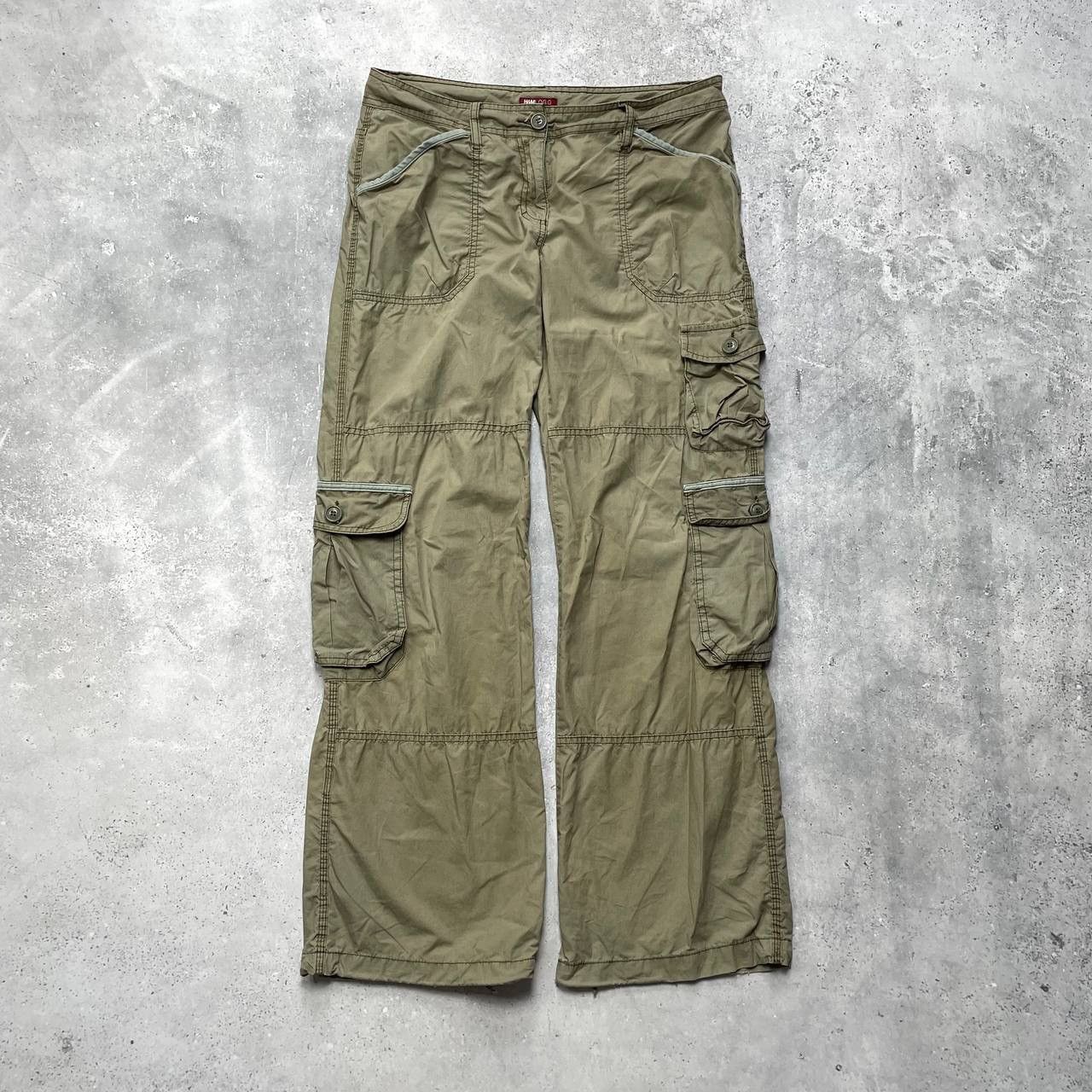 Japanese Brand Vintage H&M Y2K Straight Fit Cargo Pants Women’s Beige Size 34" / US 12 / IT 48 - 1 Thumbnail