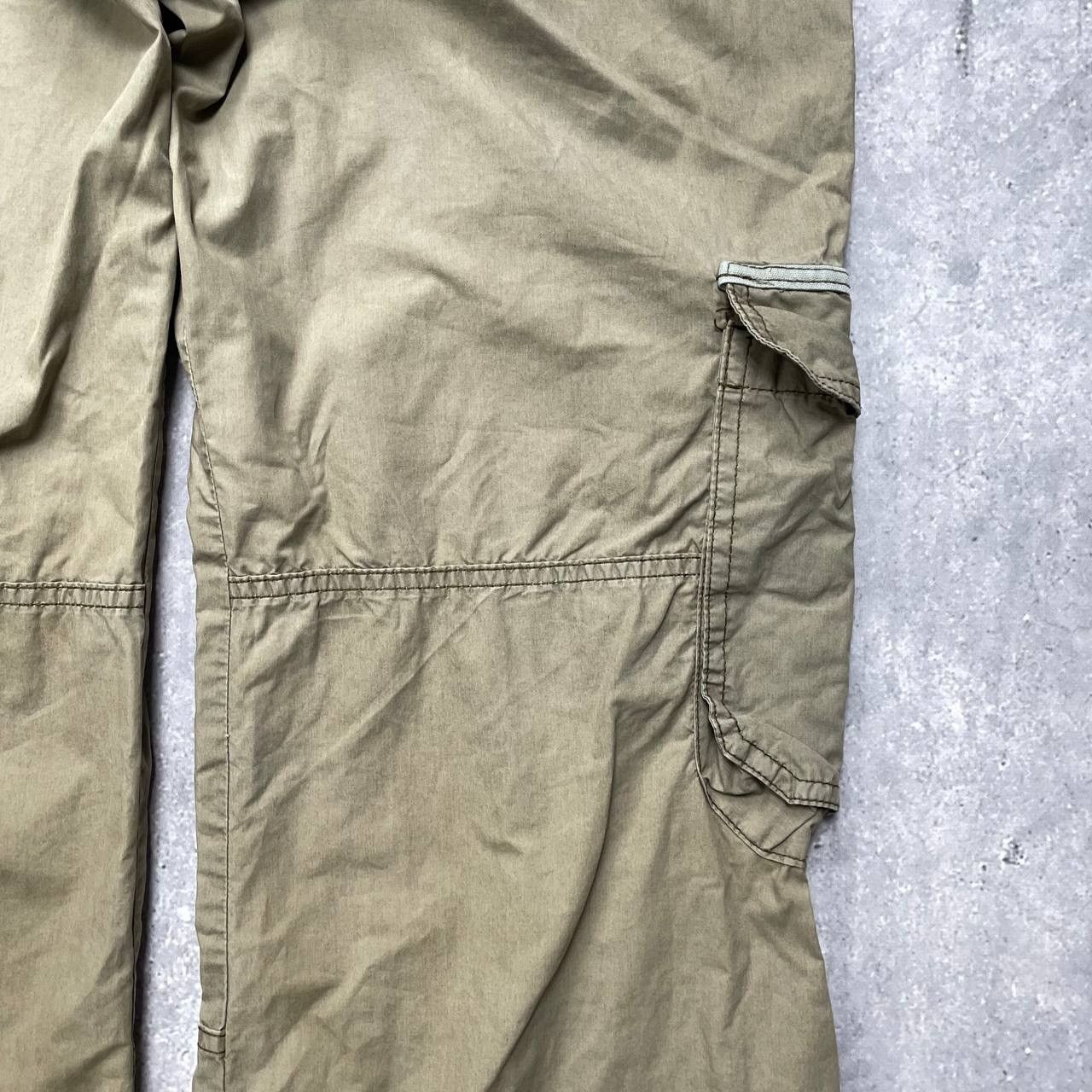 Japanese Brand Vintage H&M Y2K Straight Fit Cargo Pants Women’s Beige Size 34" / US 12 / IT 48 - 21 Thumbnail