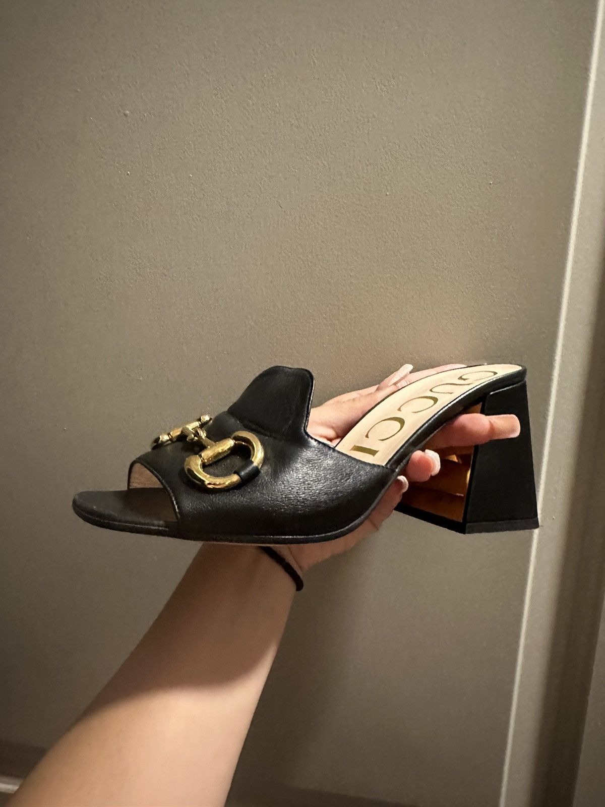 Gucci WOMEN'S SLIDE SANDAL WITH HORSEBIT Size US 7.5 / IT 37.5 - 4 Thumbnail