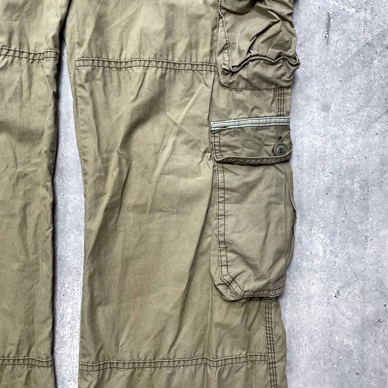 Japanese Brand Vintage H&M Y2K Straight Fit Cargo Pants Women’s Beige Size 34" / US 12 / IT 48 - 14 Thumbnail