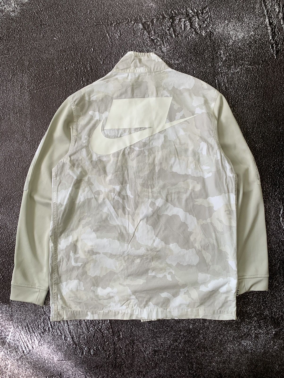 Nike Nike Sportswear NSW Camo Jacket Light Bone White Size US L / EU 52-54 / 3 - 2 Thumbnail