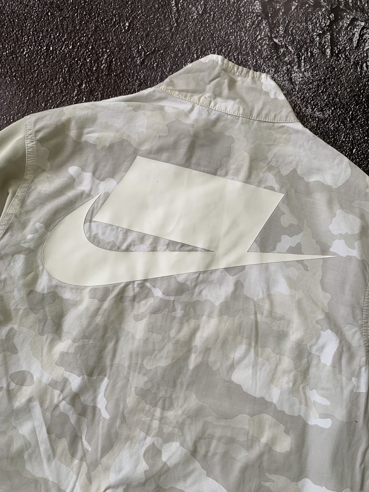 Nike Nike Sportswear NSW Camo Jacket Light Bone White Size US L / EU 52-54 / 3 - 3 Thumbnail