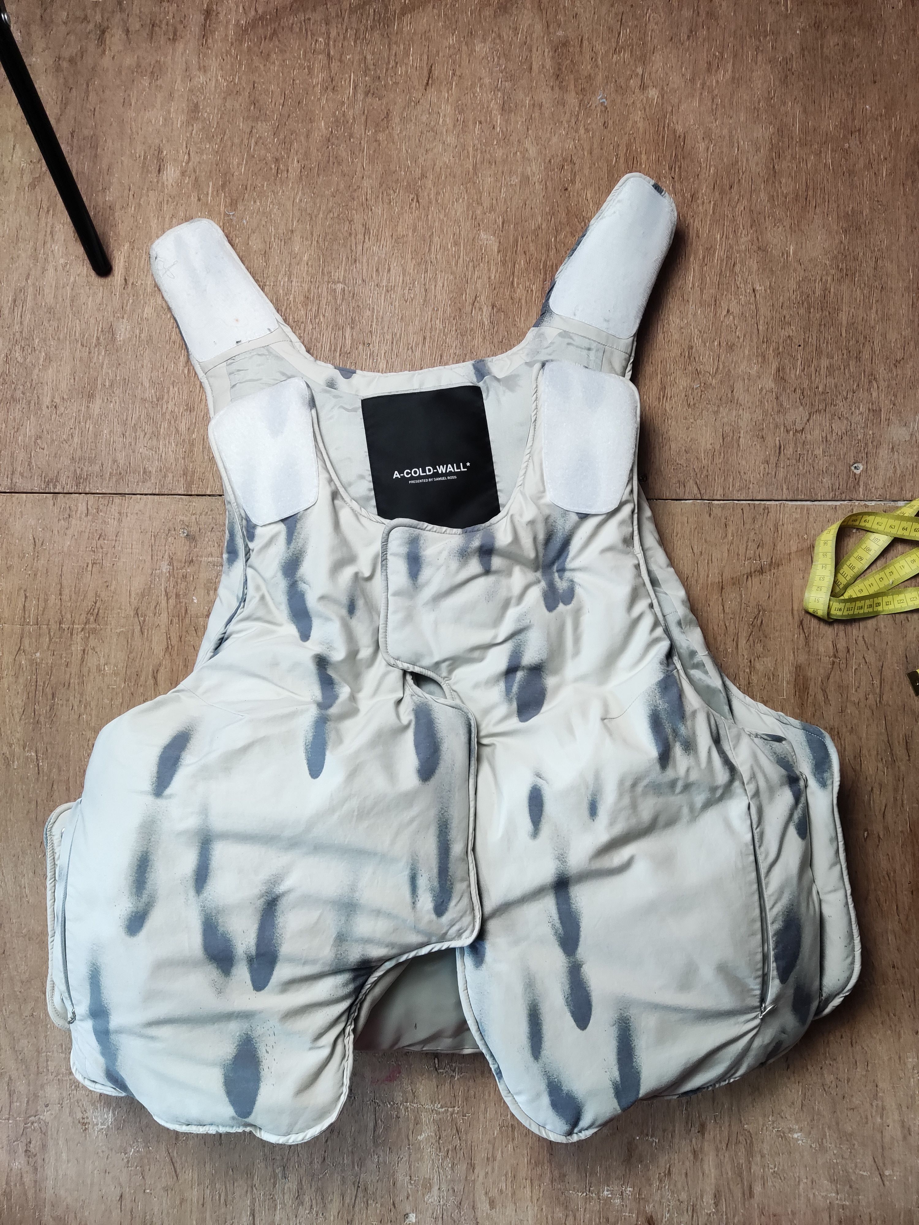 A-COLD-WALL* ACW asymetrical Gilet Bone Blur Puffer Crop tactical modular Size US M / EU 48-50 / 2 - 17 Thumbnail