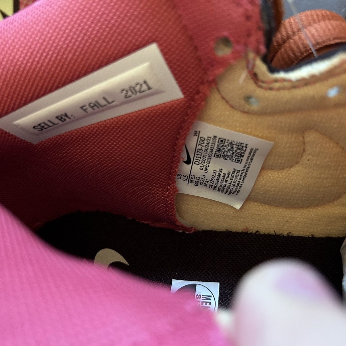Nike × Social Status SOCiAL STATUS FREE LUNCH CHOCOLATE MiLK DUNK MiD CHUNKY NSW Size US 9.5 / EU 42-43 - 11 Thumbnail
