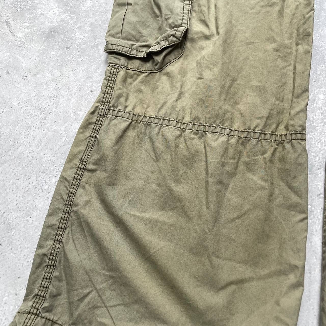 Japanese Brand Vintage H&M Y2K Straight Fit Cargo Pants Women’s Beige Size 34" / US 12 / IT 48 - 18 Thumbnail