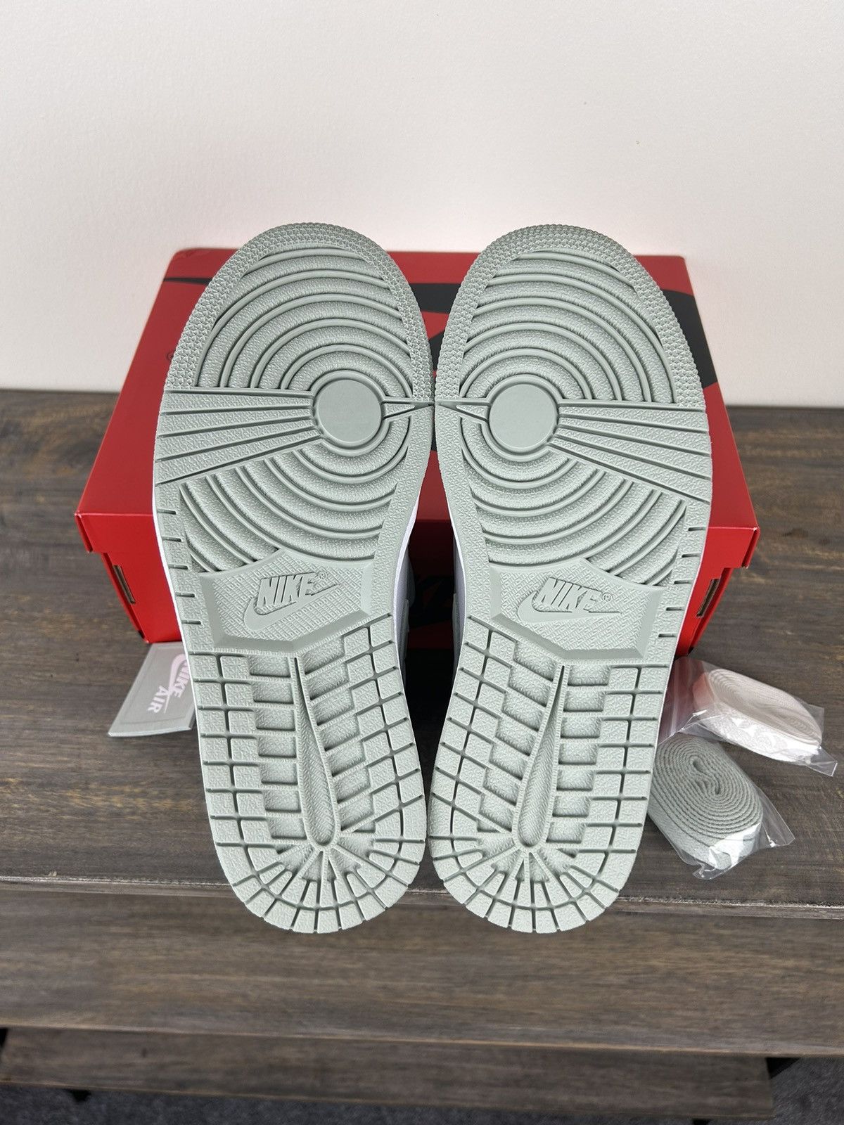 Jordan Brand × Nike Jordan 1 High OG Seafoam Size US 7.5 / EU 40-41 - 6 Thumbnail