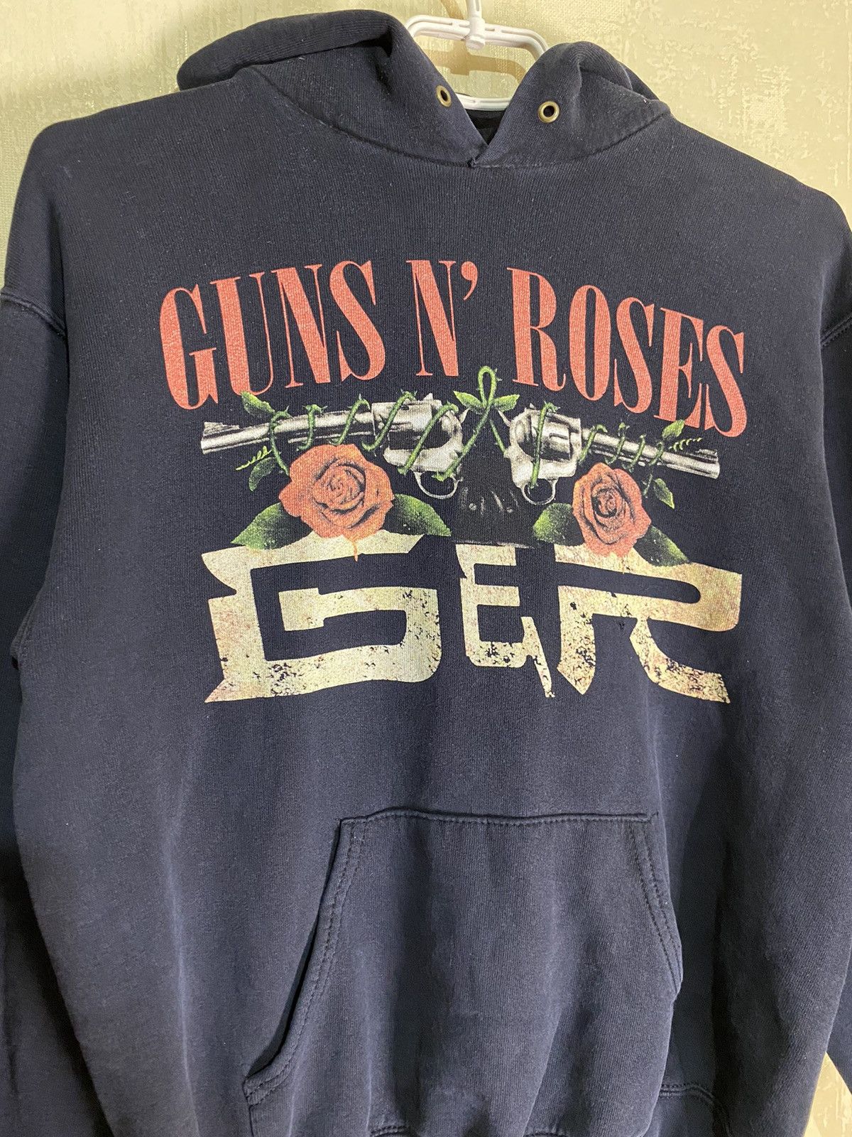 Band Tees × Guns N' Roses × Vintage Vintage Guns n Roses Distressed Sweatshirt Hoodie Size US XS / EU 42 / 0 - 2 Thumbnail