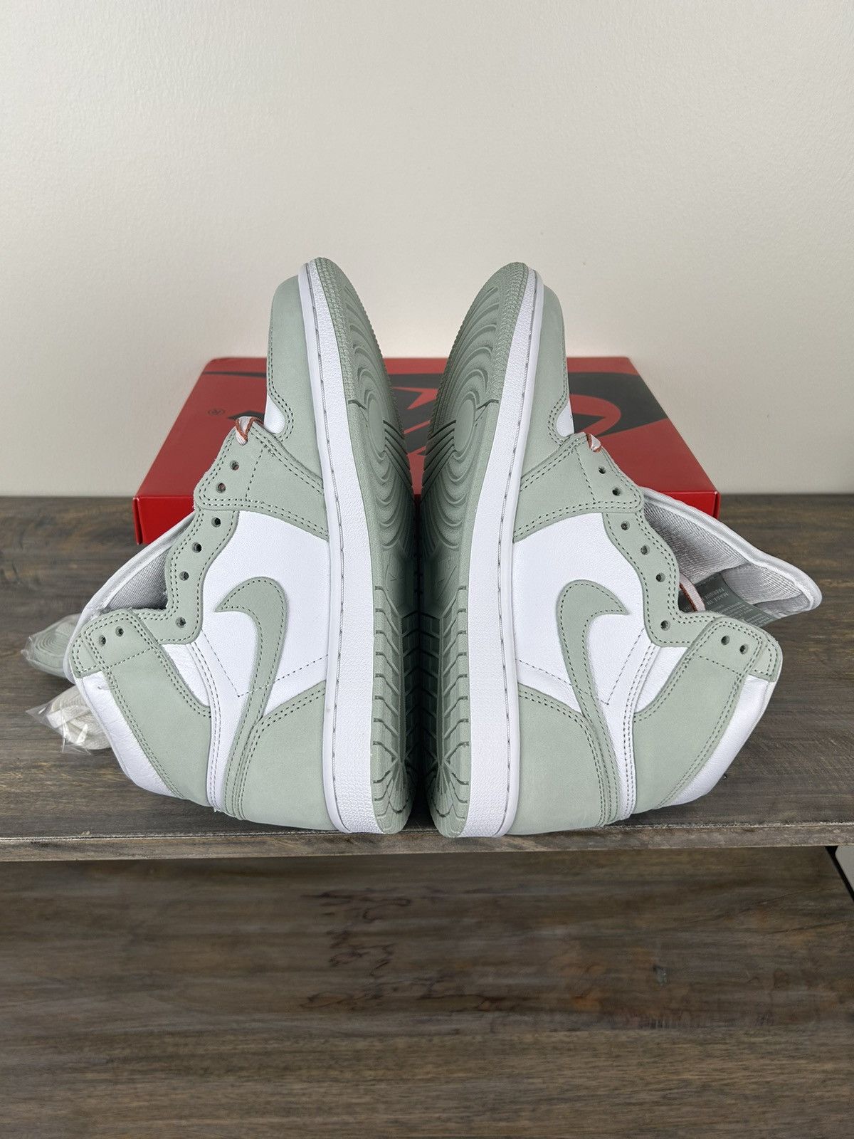 Jordan Brand × Nike Jordan 1 High OG Seafoam Size US 7.5 / EU 40-41 - 5 Thumbnail
