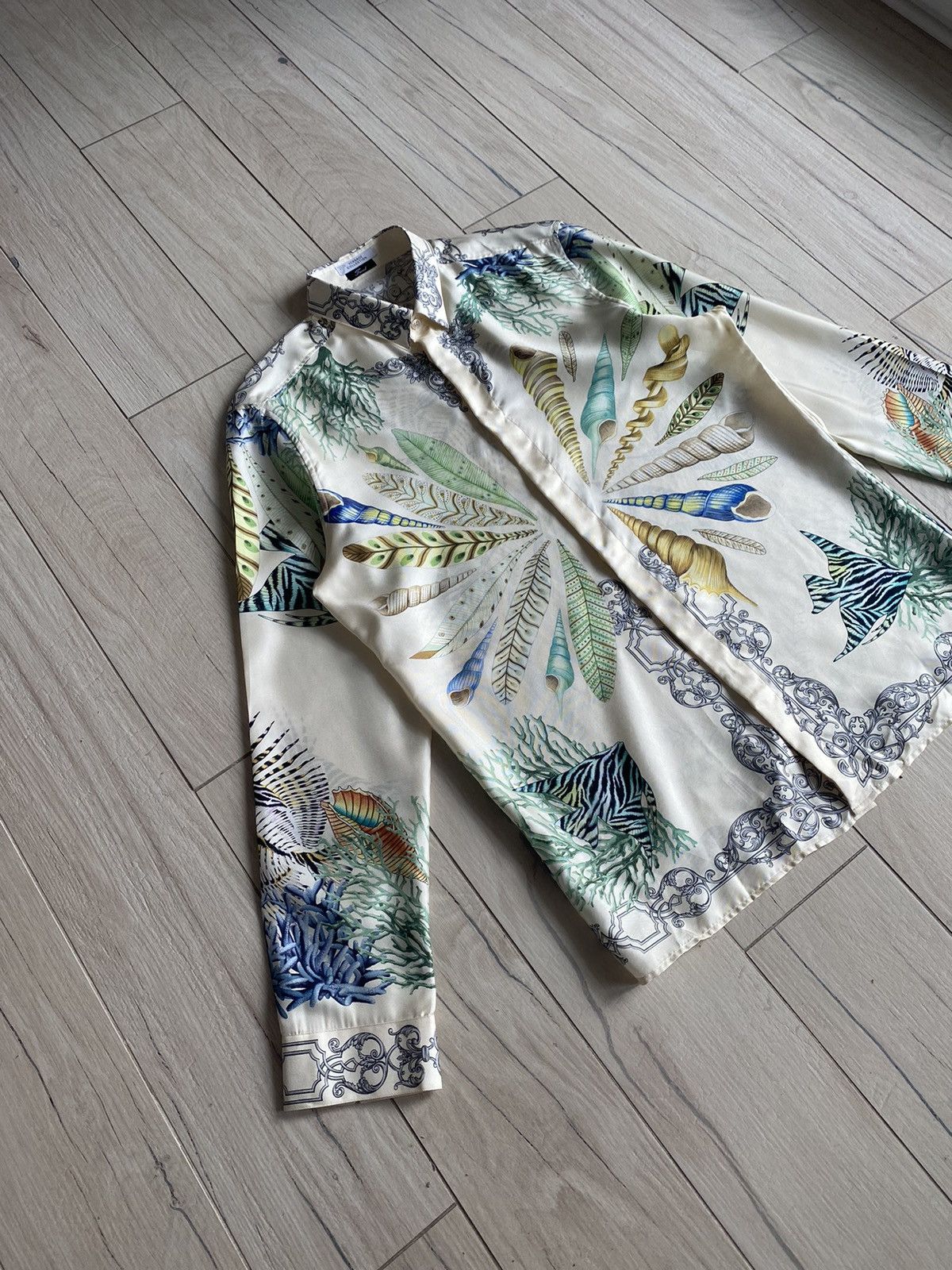 Versace Versace Abstract All Over Printed Silk Button Up Shirt Size US L / EU 52-54 / 3 - 3 Thumbnail