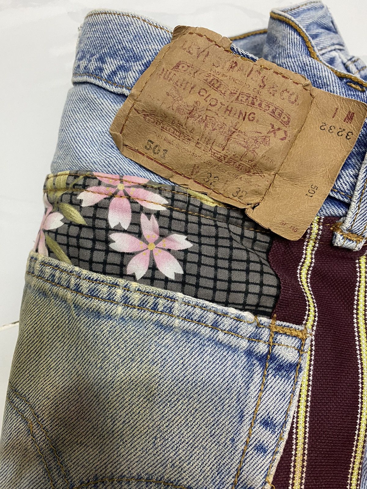 Levi's MEGA RARE🔥LEVIS 501 DISTRESSED CUSTOM PAINTED DENIM JEANS Size US 32 / EU 48 - 8 Thumbnail