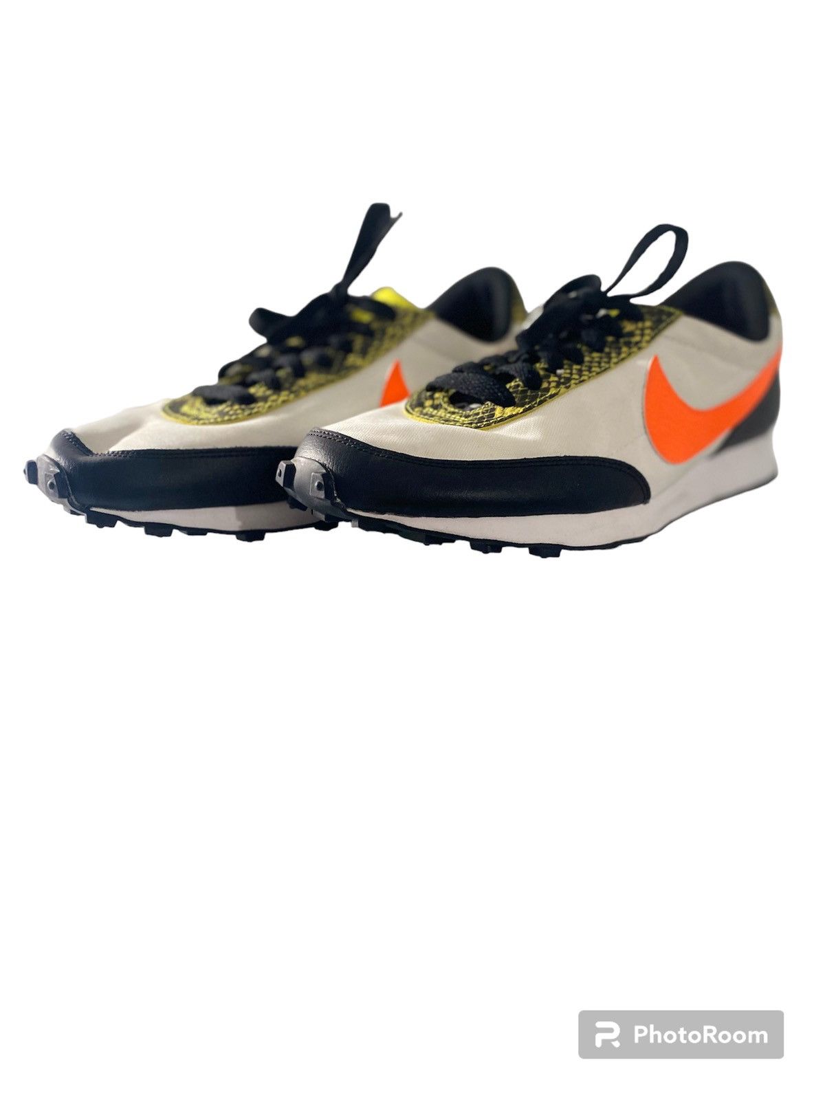 daybreak yellow nike